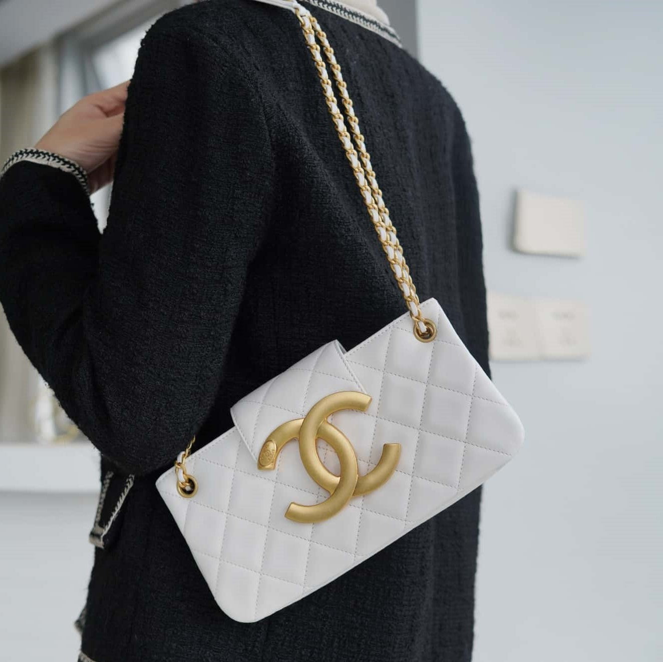 ππππ‘ππ πππ Vintage Logo Quilted Lambskin Shoulder Bag 11.5x24x4.5cm