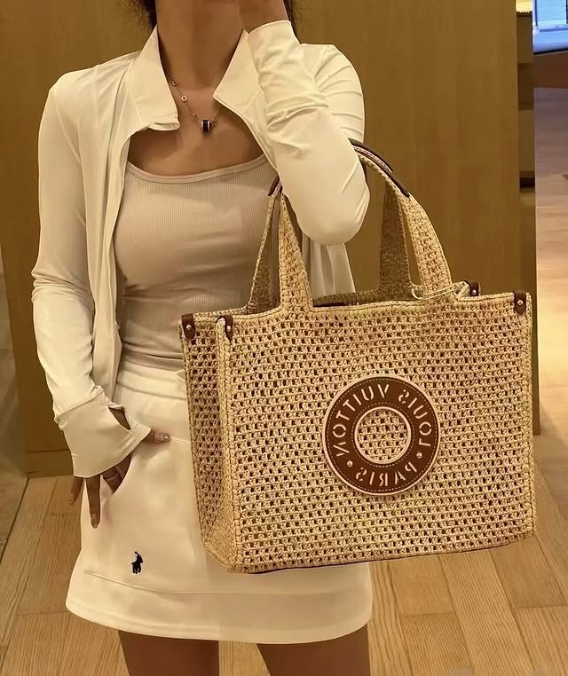 LOUIS VUITTON Raffia Calfskin By The Pool OnTheGo MM Natural 39x15x30cm