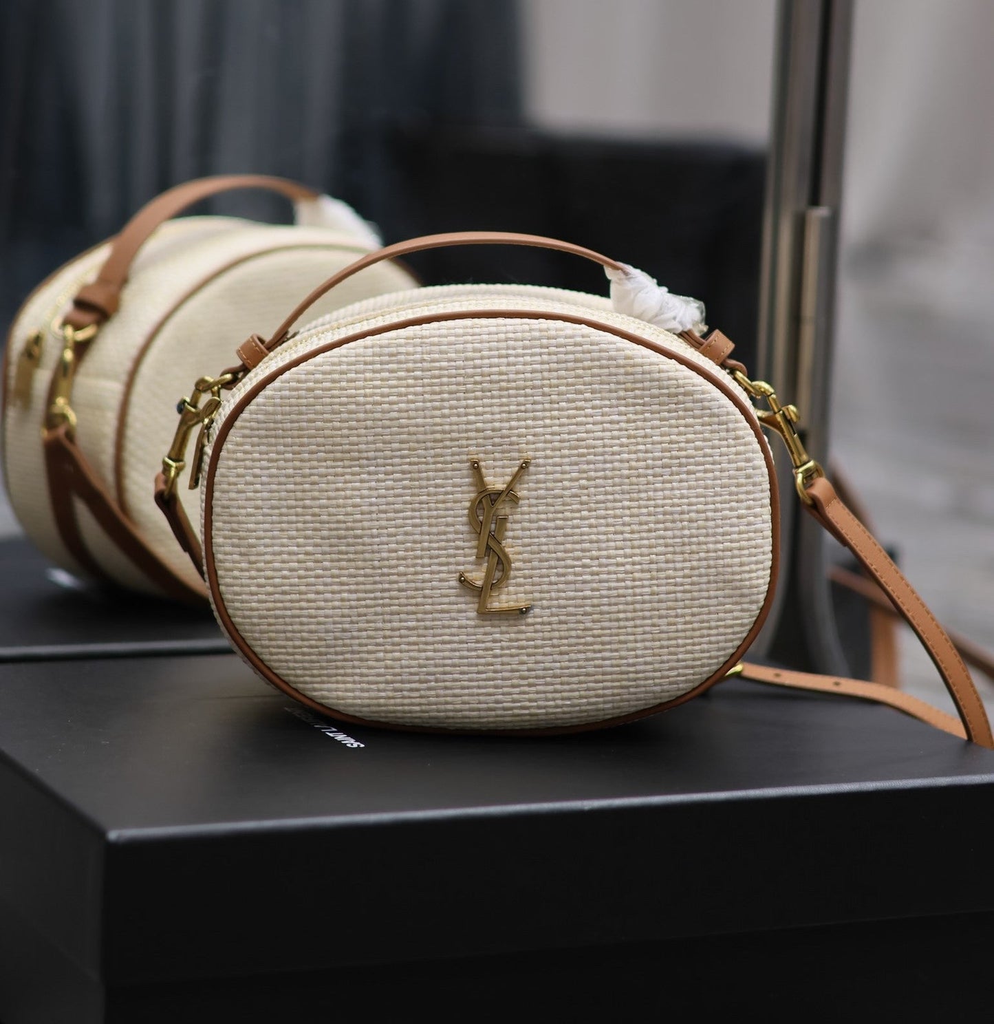 YSL Leather-trimmed raffia shoulder bag - 22×16.5×6cm