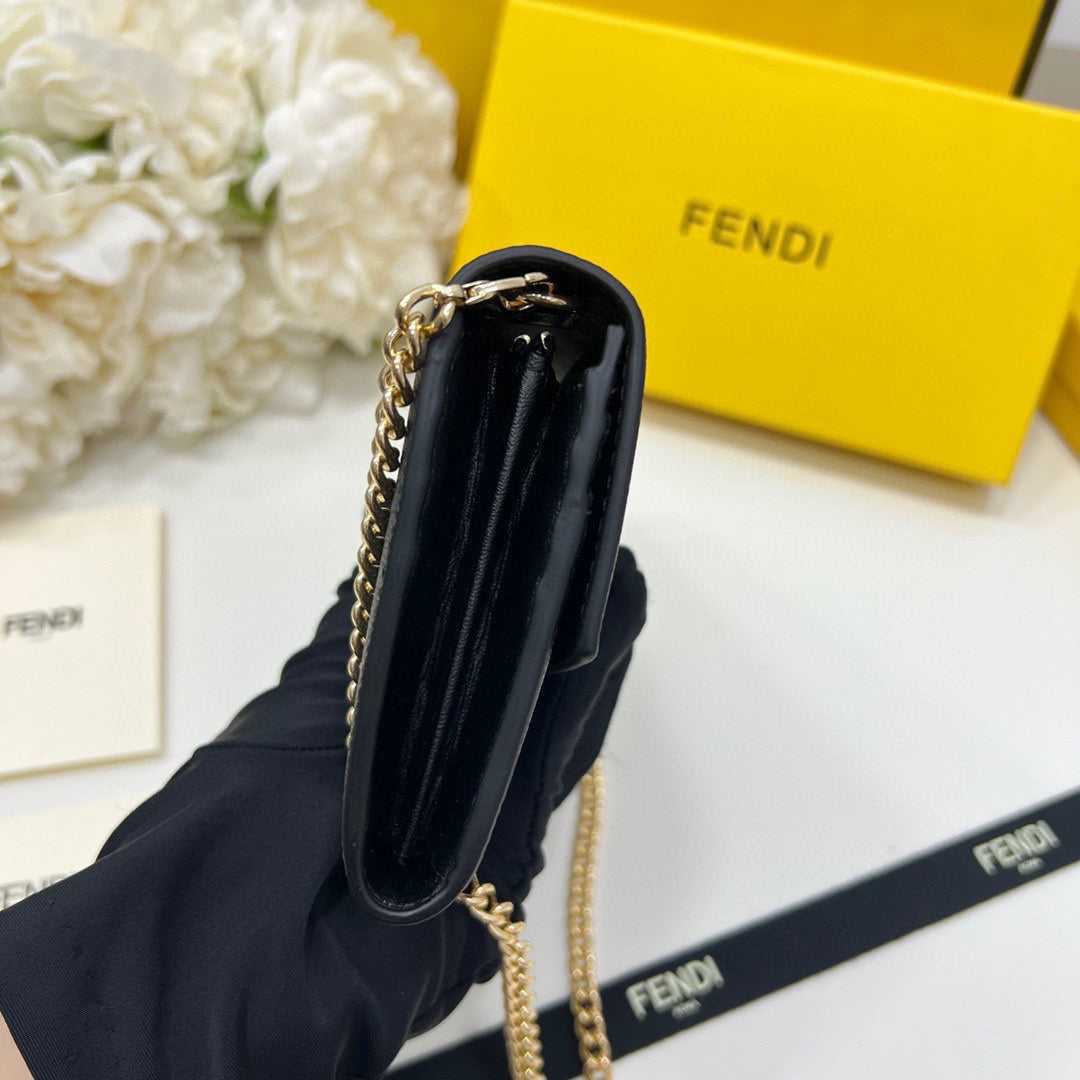 Fendi Chain Wallet Bag Black Trend 19x10.5x3.5cm