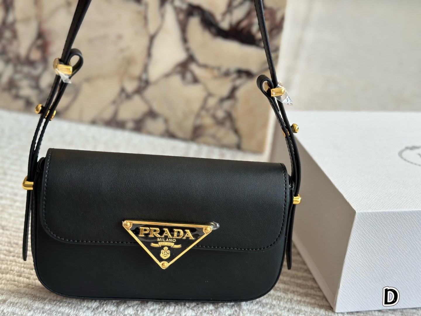 Prada Femme Handbag Black 21x13cm