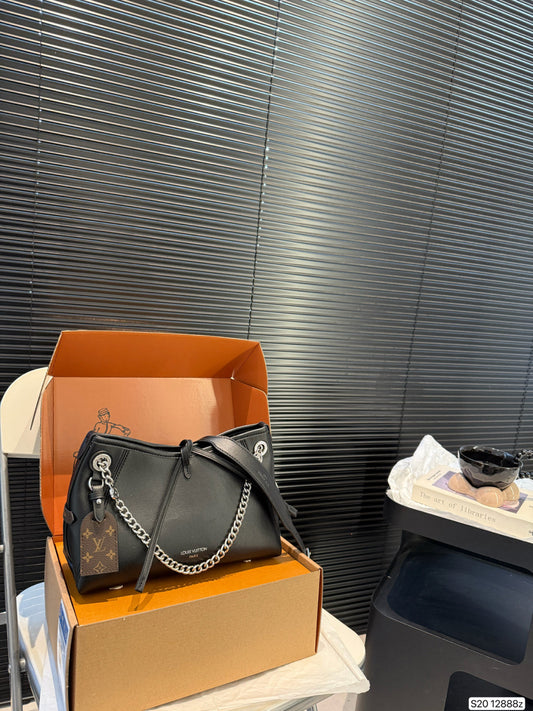 LV Louis Vuitton Carryall Crossbody Bag 26x18cm