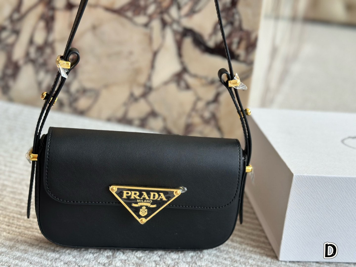 Prada Femme Handbag Black 21x13cm
