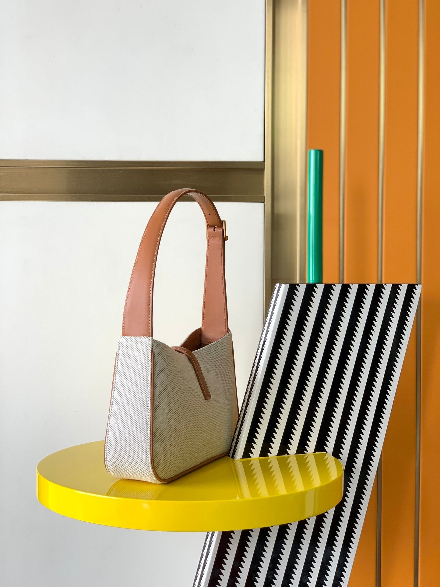 YSL LE 5 À 7 in canvas and leather - 23 X 16 X 6.5 CM